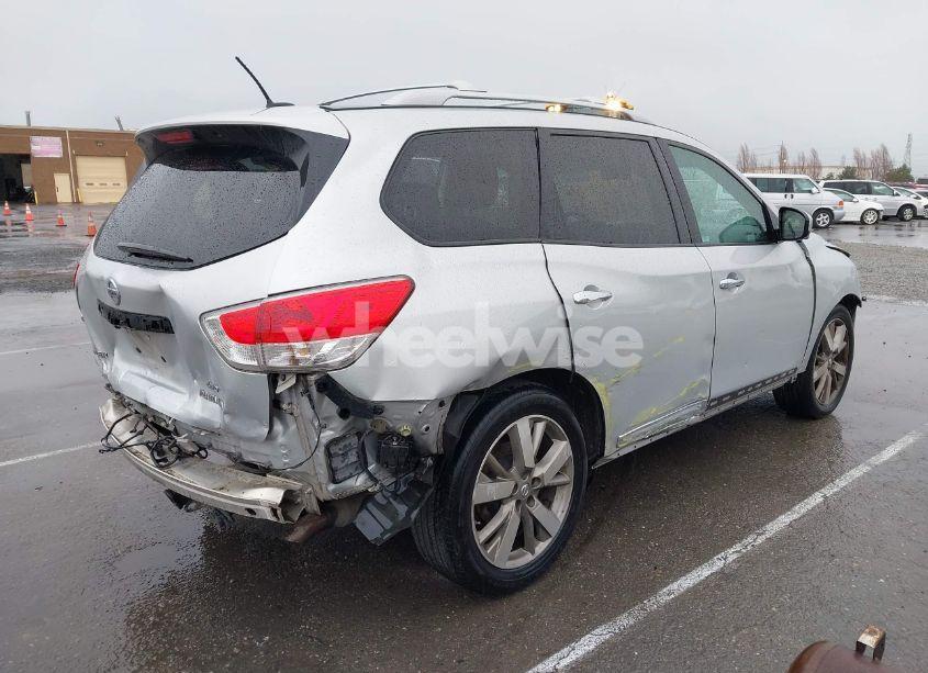 Photo 4 of 2015 Nissan Pathfinder (VIN 5N1AR2MM9FC719348)