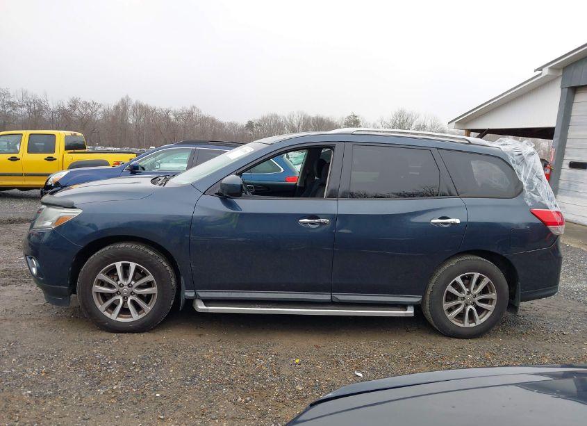 Photo 15 of 2016 Nissan Pathfinder SV (VIN 5N1AR2MM9GC604282)