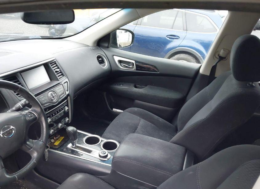 Photo 5 of 2016 Nissan Pathfinder SV (VIN 5N1AR2MM9GC604282)