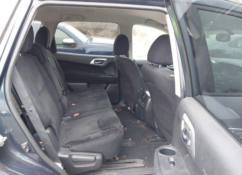 Photo 8 of 2016 Nissan Pathfinder SV (VIN 5N1AR2MM9GC604282)