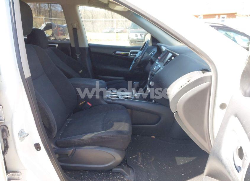 Photo 5 of 2016 Nissan Pathfinder PLATINUM/S/SL/SV (VIN 5N1AR2MM9GC619719)