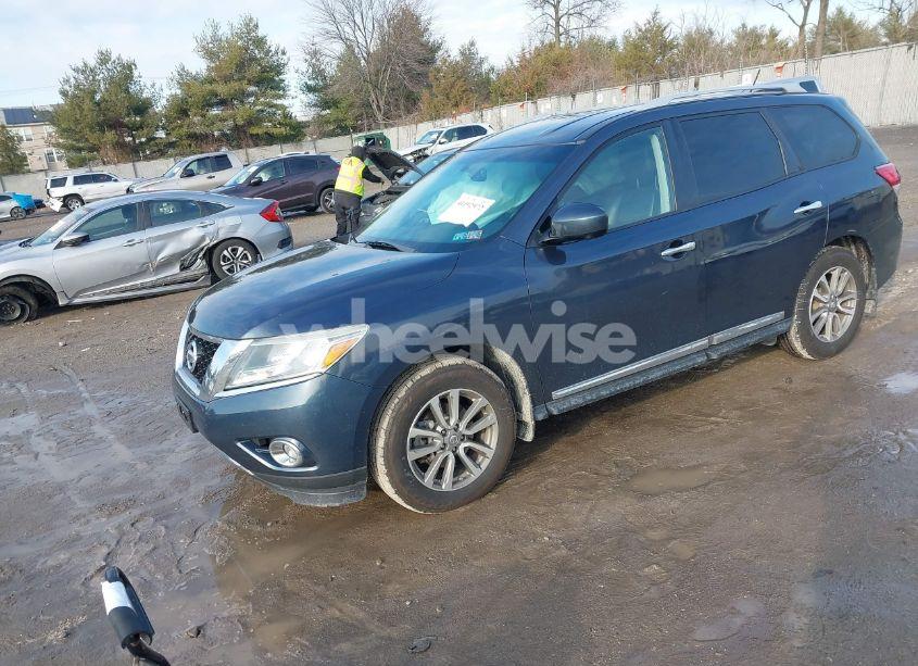 Photo 2 of 2016 Nissan Pathfinder SL (VIN 5N1AR2MM9GC623172)