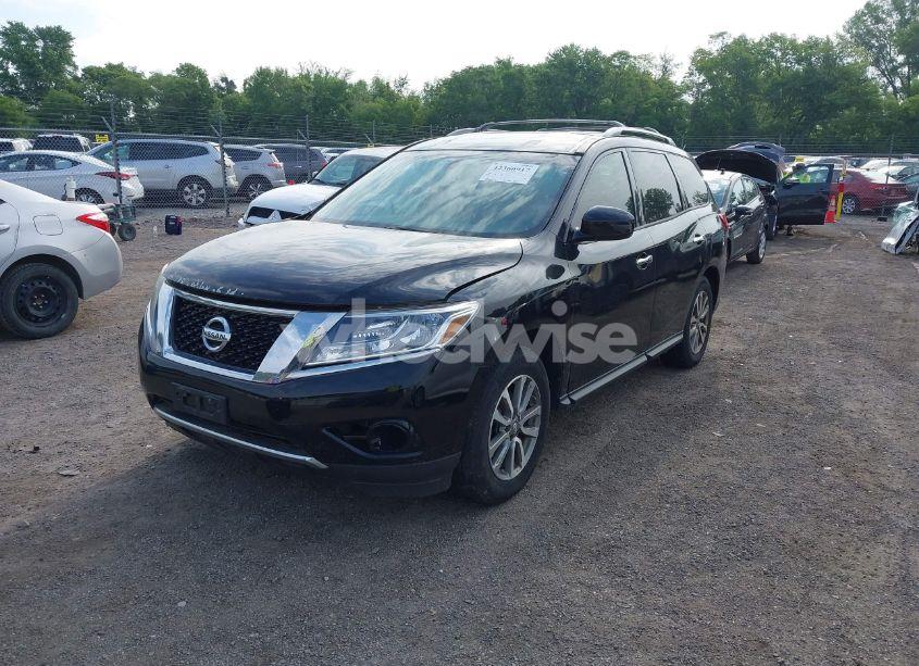 Photo 2 of 2013 Nissan Pathfinder SV (VIN 5N1AR2MMXDC618686)