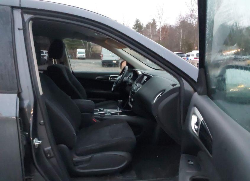 Photo 5 of 2013 Nissan Pathfinder SV (VIN 5N1AR2MMXDC619983)