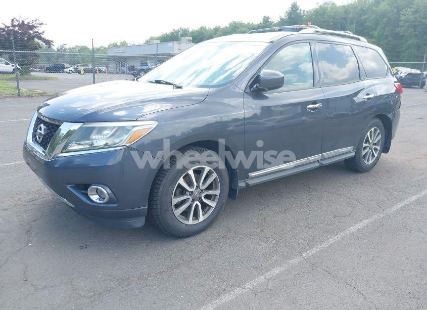 Photo 2 of 2013 Nissan Pathfinder SL (VIN 5N1AR2MMXDC641515)