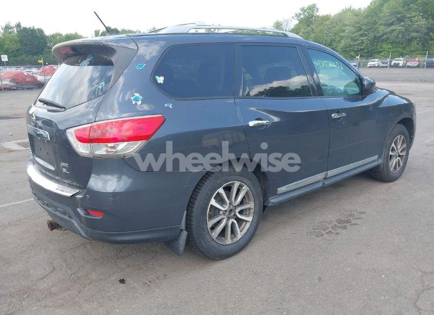 Photo 4 of 2013 Nissan Pathfinder SL (VIN 5N1AR2MMXDC641515)