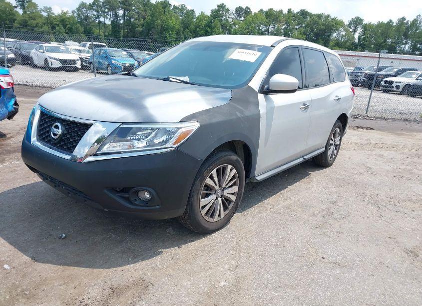 Photo 2 of 2014 Nissan Pathfinder S (VIN 5N1AR2MMXEC606619)