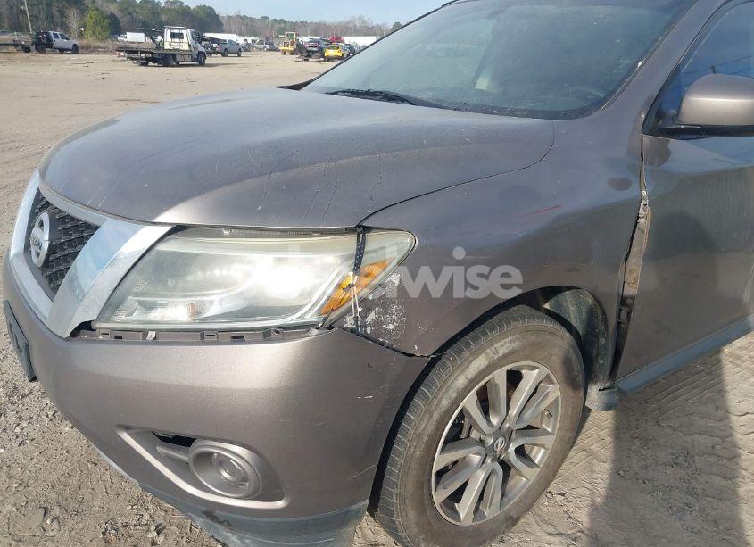 Photo 6 of 2014 Nissan Pathfinder SV (VIN 5N1AR2MMXEC623730)