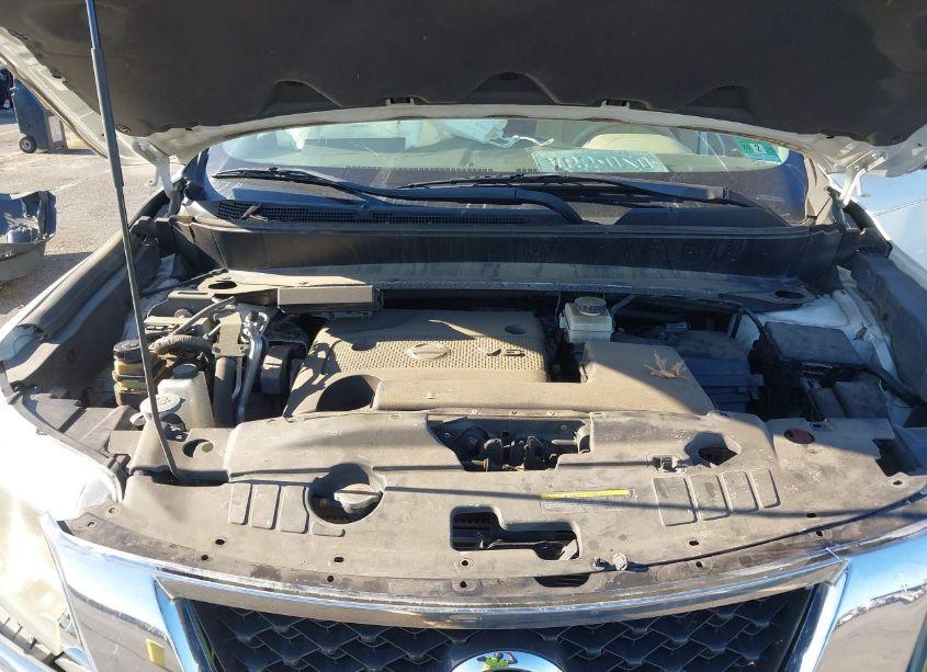 Photo 10 of 2014 Nissan Pathfinder SV (VIN 5N1AR2MMXEC623940)