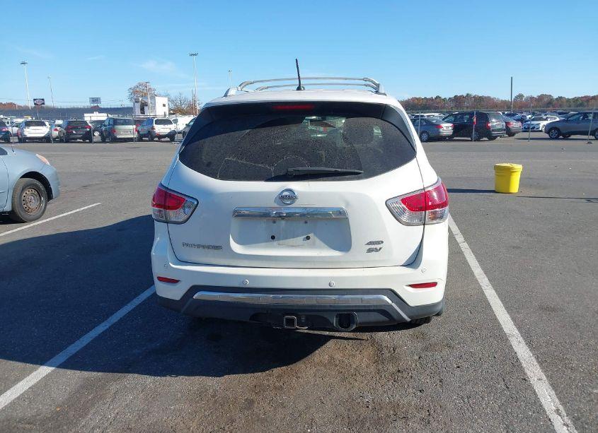 Photo 16 of 2014 Nissan Pathfinder SV (VIN 5N1AR2MMXEC623940)