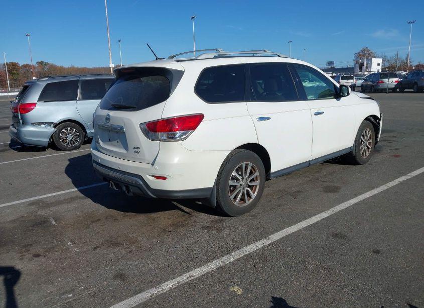 Photo 4 of 2014 Nissan Pathfinder SV (VIN 5N1AR2MMXEC623940)