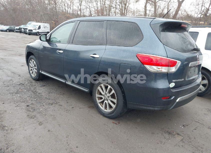 Photo 3 of 2014 Nissan Pathfinder S (VIN 5N1AR2MMXEC636168)