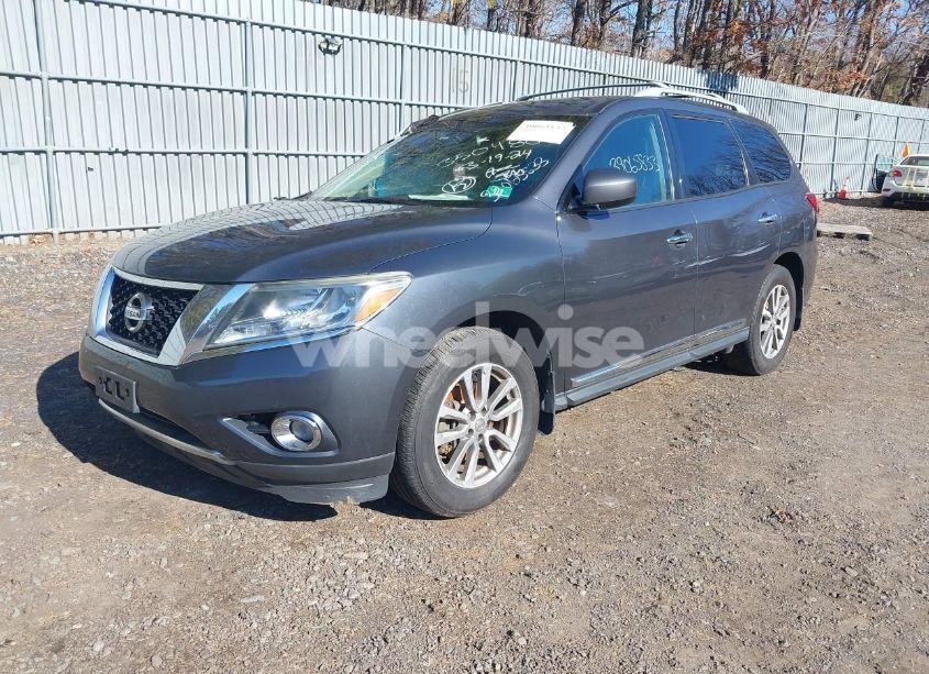 Photo 2 of 2014 Nissan Pathfinder SL (VIN 5N1AR2MMXEC689016)