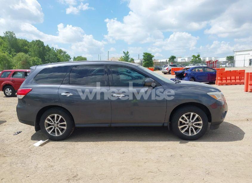 Photo 13 of 2014 Nissan Pathfinder S (VIN 5N1AR2MMXEC700693)