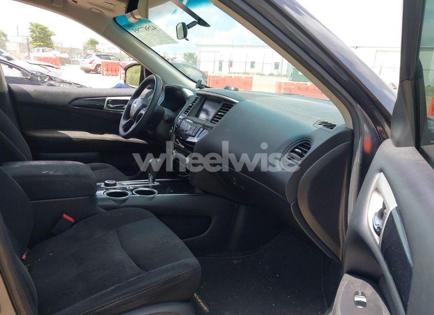 Photo 5 of 2014 Nissan Pathfinder S (VIN 5N1AR2MMXEC700693)