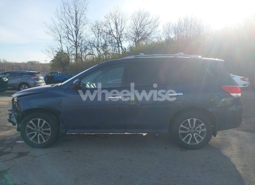 Photo 14 of 2014 Nissan Pathfinder SV (VIN 5N1AR2MMXEC709670)