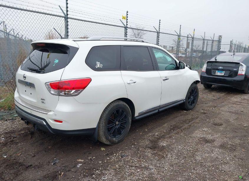 Photo 4 of 2015 Nissan Pathfinder SL (VIN 5N1AR2MMXFC608873)