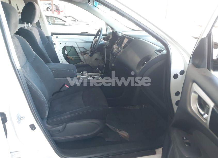 Photo 5 of 2016 Nissan Pathfinder PLATINUM/S/SL/SV (VIN 5N1AR2MMXGC641602)