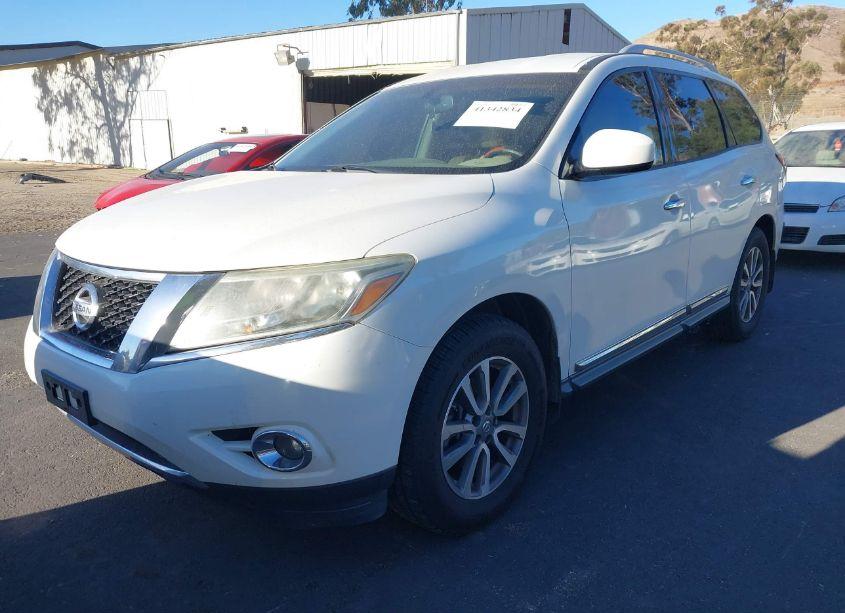 Photo 2 of 2013 Nissan Pathfinder SL (VIN 5N1AR2MN0DC623954)