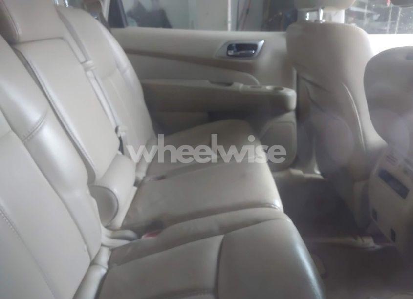 Photo 8 of 2013 Nissan Pathfinder SL (VIN 5N1AR2MN0DC644822)