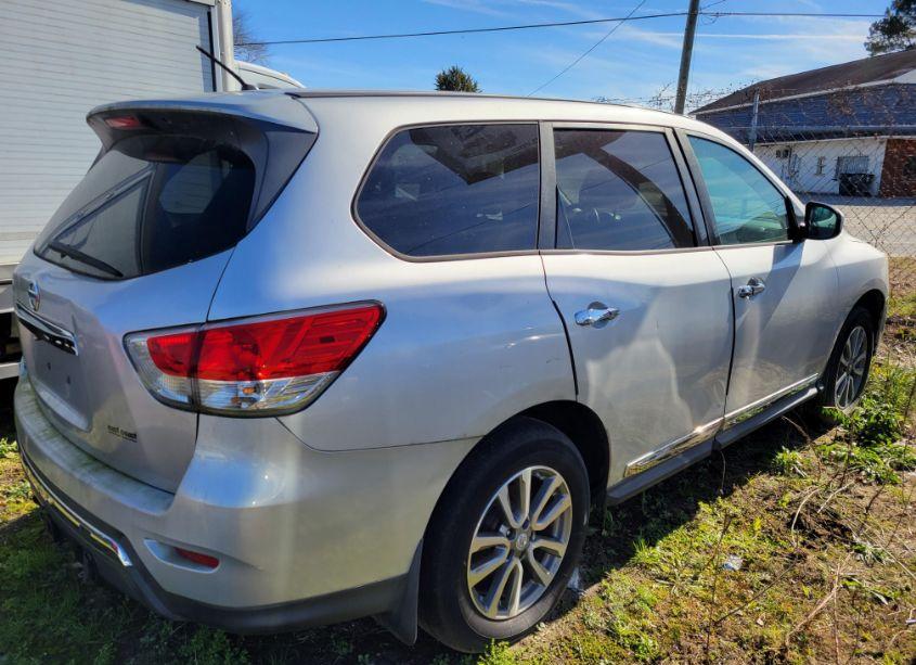 Photo 4 of 2013 Nissan Pathfinder (VIN 5N1AR2MN0DC676217)