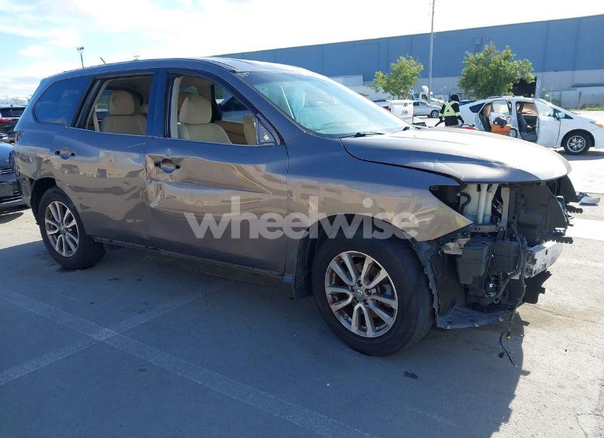 2014 Nissan Pathfinder S (VIN 5N1AR2MN0EC676283) main photo