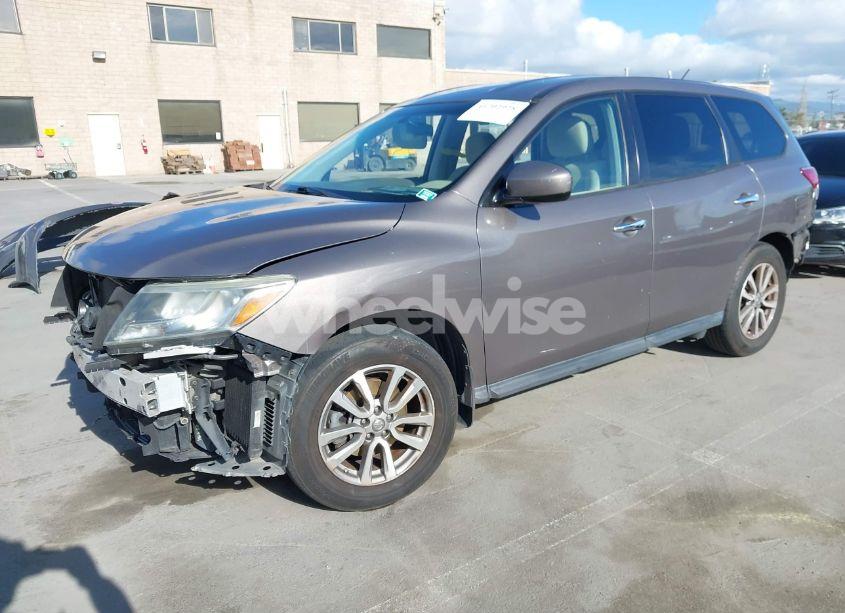 Photo 2 of 2014 Nissan Pathfinder S (VIN 5N1AR2MN0EC676283)