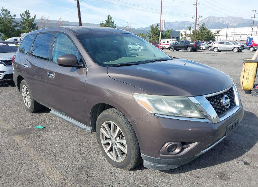 2015 Nissan Pathfinder S (VIN 5N1AR2MN0FC606302) main photo