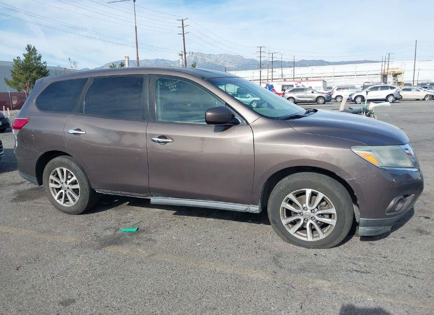 Photo 13 of 2015 Nissan Pathfinder S (VIN 5N1AR2MN0FC606302)