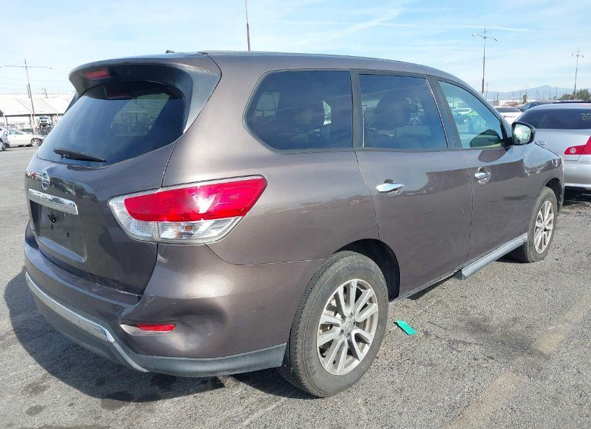Photo 4 of 2015 Nissan Pathfinder S (VIN 5N1AR2MN0FC606302)