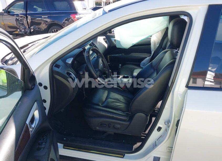 Photo 5 of 2015 Nissan Pathfinder SL (VIN 5N1AR2MN0FC707145)