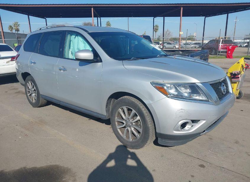 2016 Nissan Pathfinder PLATINUM/S/SL/SV (VIN 5N1AR2MN0GC613655) main photo