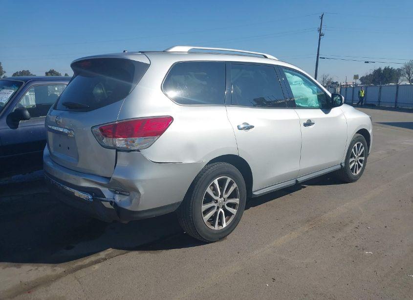 Photo 4 of 2016 Nissan Pathfinder PLATINUM/S/SL/SV (VIN 5N1AR2MN0GC613655)