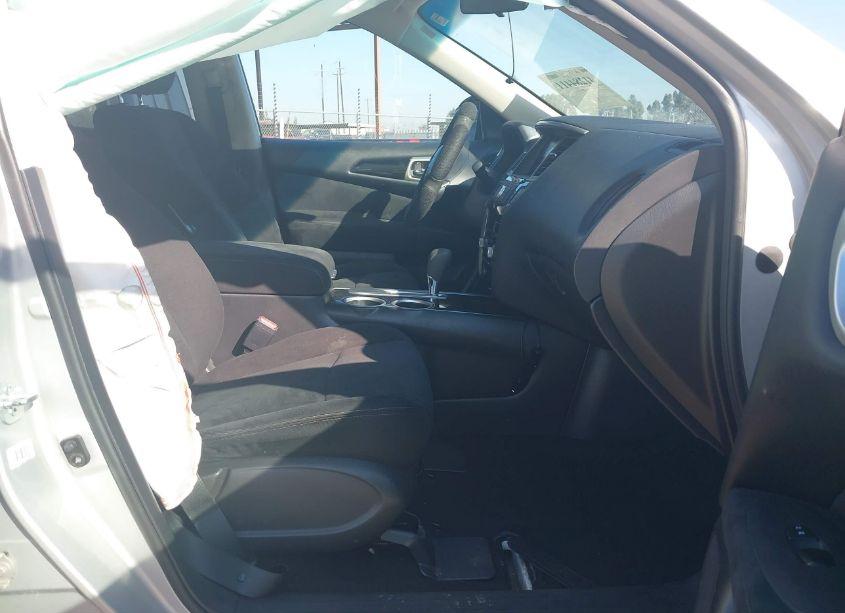 Photo 5 of 2016 Nissan Pathfinder PLATINUM/S/SL/SV (VIN 5N1AR2MN0GC613655)