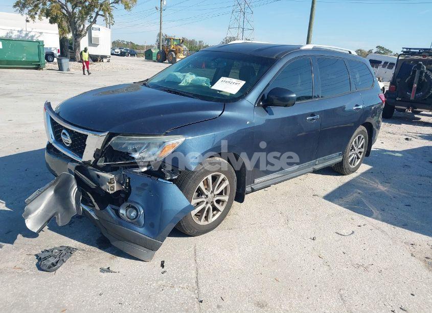 Photo 2 of 2016 Nissan Pathfinder SL (VIN 5N1AR2MN0GC619343)