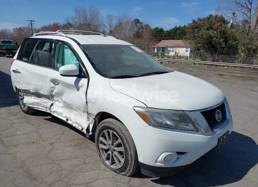 2016 Nissan Pathfinder PLATINUM/S/SL/SV (VIN 5N1AR2MN0GC640306) main photo