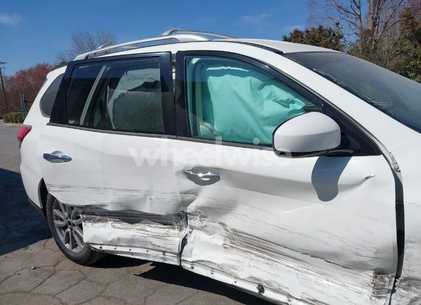 Photo 13 of 2016 Nissan Pathfinder PLATINUM/S/SL/SV (VIN 5N1AR2MN0GC640306)