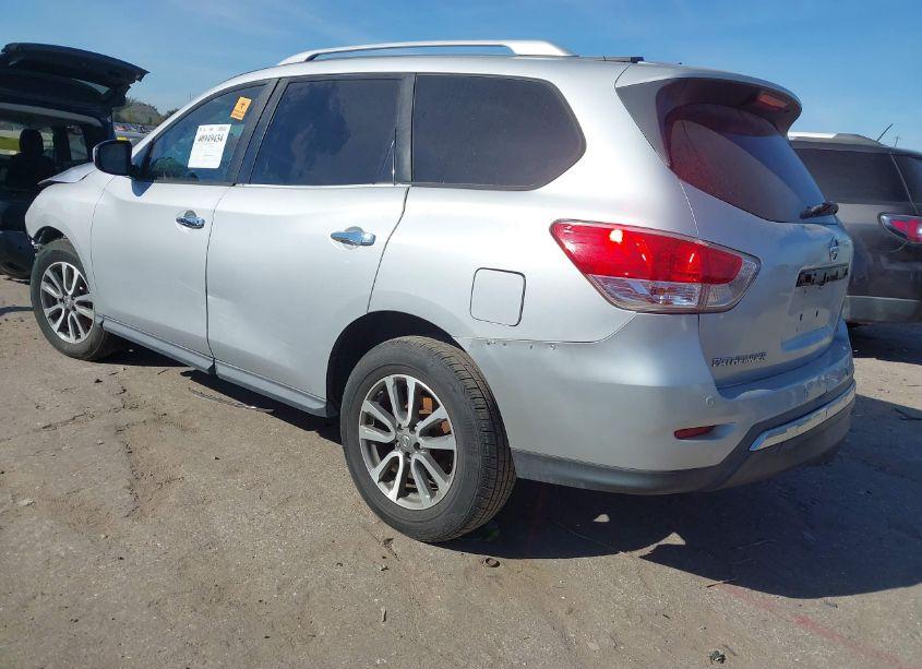 Photo 3 of 2013 Nissan Pathfinder SV (VIN 5N1AR2MN1DC635739)