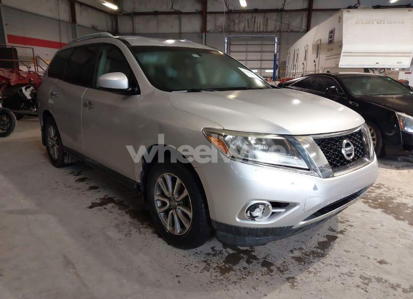 2013 Nissan Pathfinder SV (VIN 5N1AR2MN1DC671561) main photo