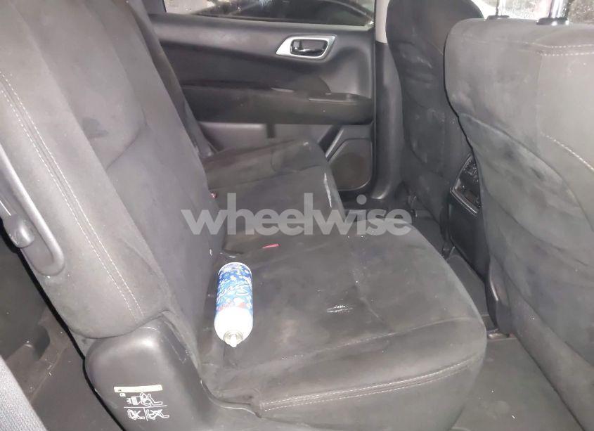 Photo 8 of 2013 Nissan Pathfinder SV (VIN 5N1AR2MN1DC671561)