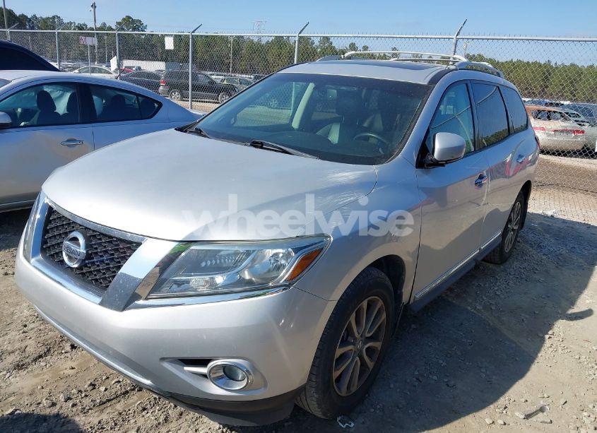 Photo 2 of 2013 Nissan Pathfinder SL (VIN 5N1AR2MN1DC679997)