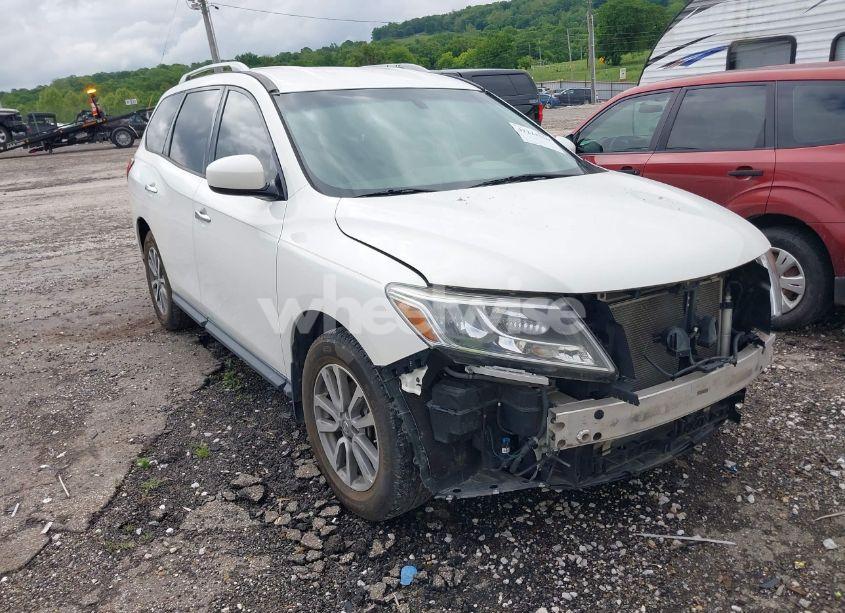 2014 Nissan Pathfinder SV (VIN 5N1AR2MN1EC617999) main photo