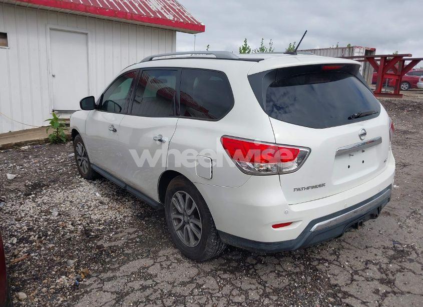 Photo 3 of 2014 Nissan Pathfinder SV (VIN 5N1AR2MN1EC617999)