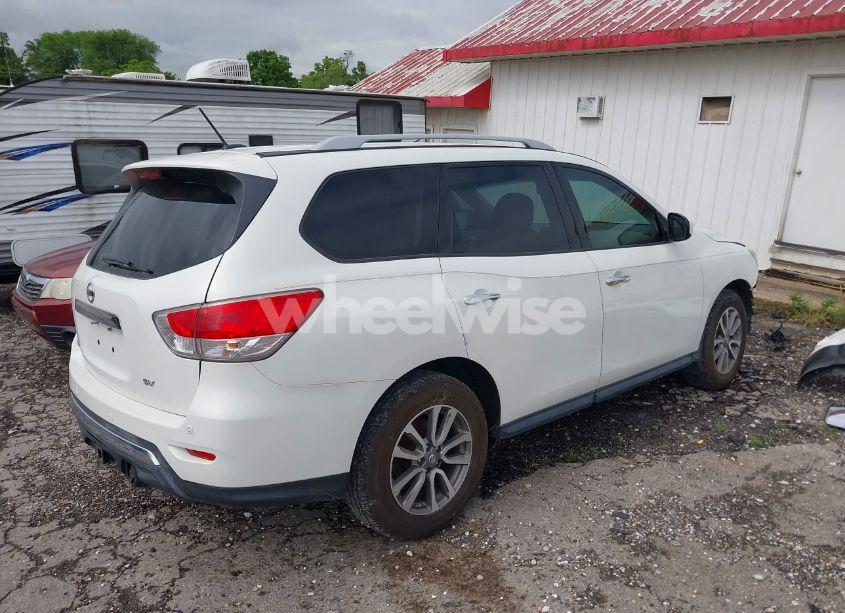 Photo 4 of 2014 Nissan Pathfinder SV (VIN 5N1AR2MN1EC617999)