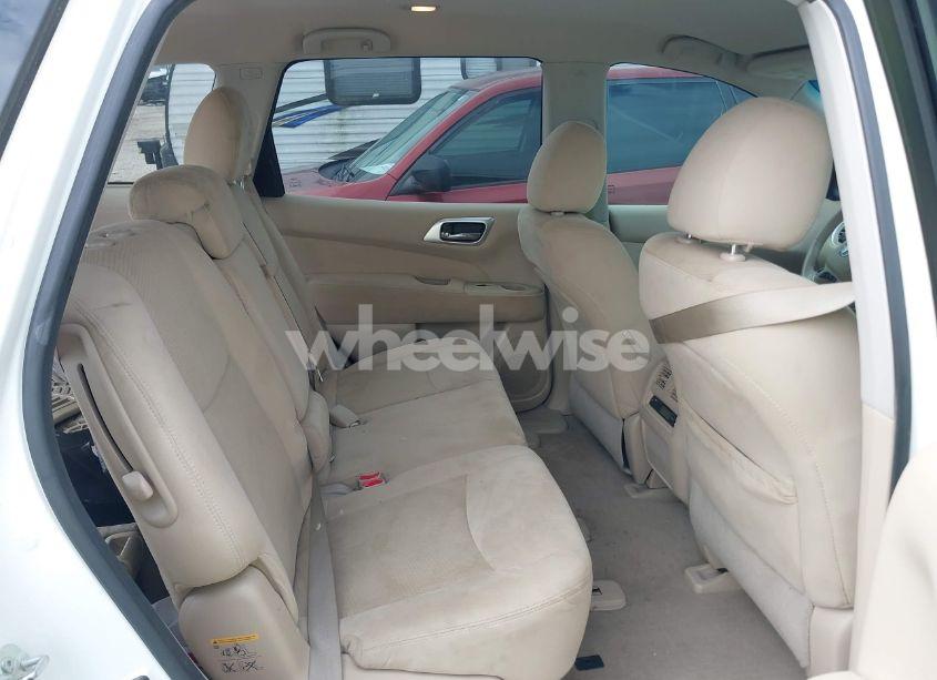 Photo 8 of 2014 Nissan Pathfinder SV (VIN 5N1AR2MN1EC617999)