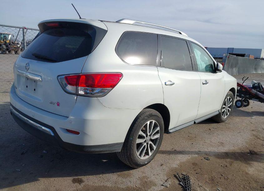 Photo 4 of 2014 Nissan Pathfinder SV (VIN 5N1AR2MN1EC624354)