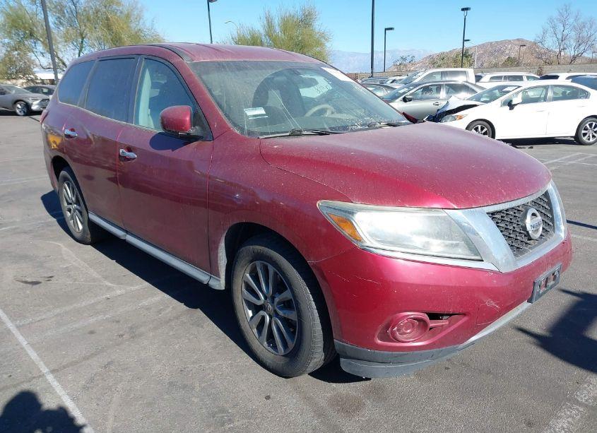 2014 Nissan Pathfinder S (VIN 5N1AR2MN1EC630865) main photo