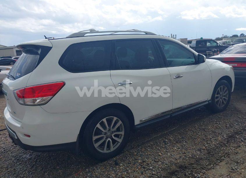 Photo 4 of 2014 Nissan Pathfinder SL (VIN 5N1AR2MN1EC633801)