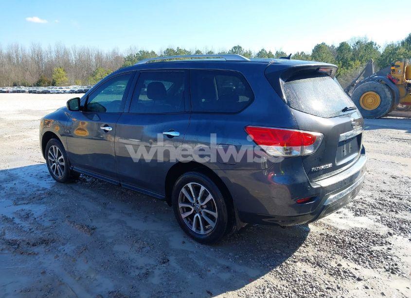 Photo 3 of 2014 Nissan Pathfinder SV (VIN 5N1AR2MN1EC637623)