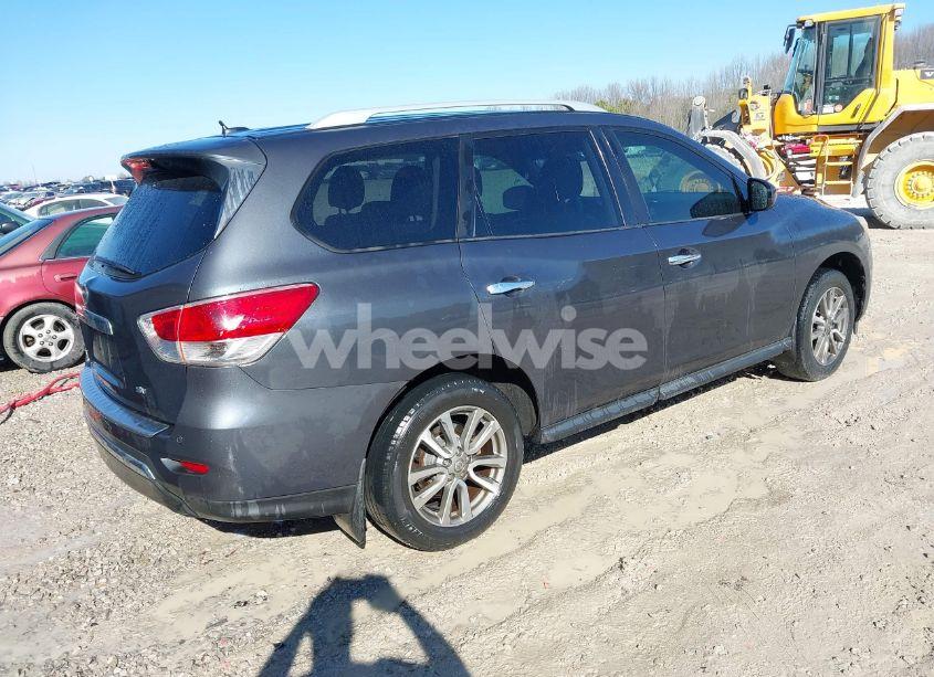 Photo 4 of 2014 Nissan Pathfinder SV (VIN 5N1AR2MN1EC637623)